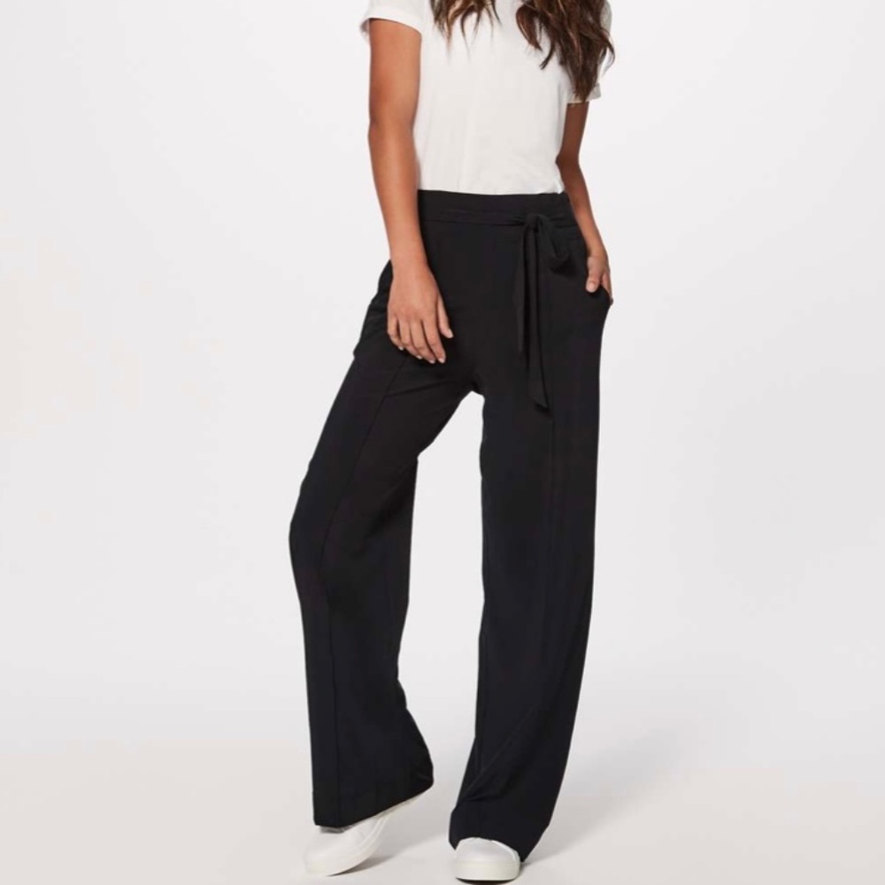 Lululemon Noir Pant sz 6